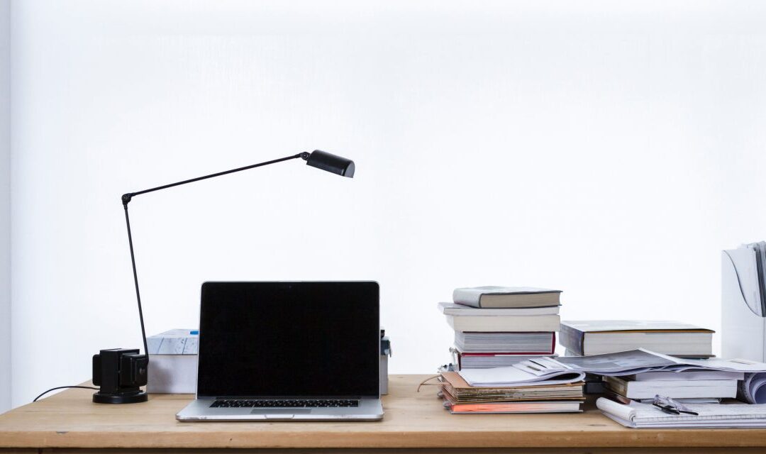 There’s proof: Sometimes a messy desk is more efficient